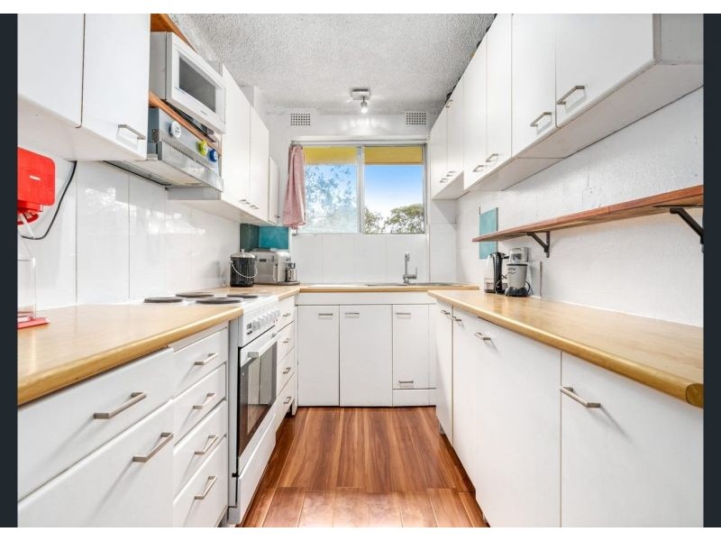 190 Sandal Crescent, Carramar NSW 2163