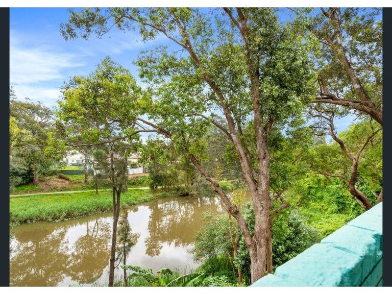190 Sandal Crescent, Carramar NSW 2163