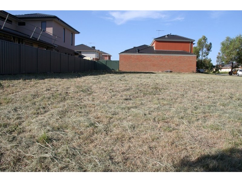 39 Woodburn Ave, Cairnlea VIC 3023