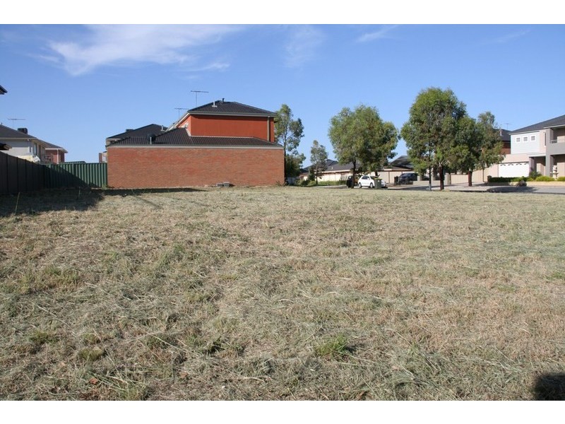 39 Woodburn Ave, Cairnlea VIC 3023