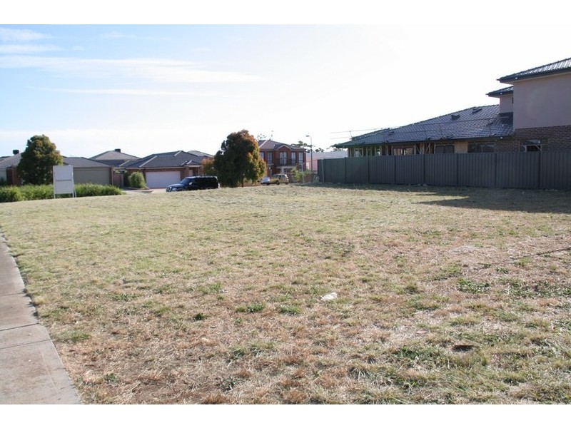 39 Woodburn Ave, Cairnlea VIC 3023