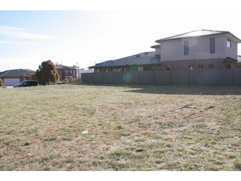 39 Woodburn Ave, Cairnlea VIC 3023