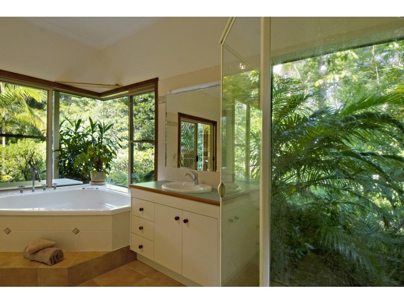 5-9 Rita Court, Tanawha QLD 4556