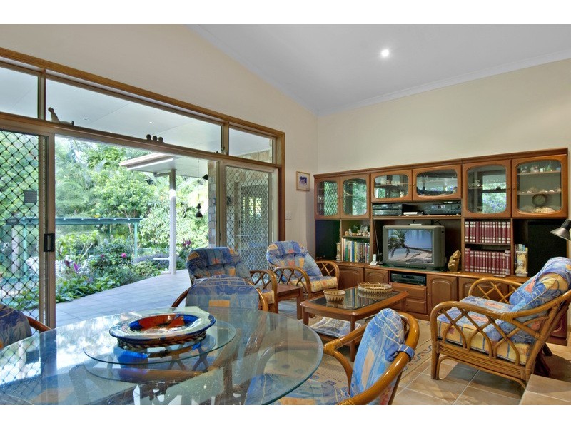 5-9 Rita Court, Tanawha QLD 4556