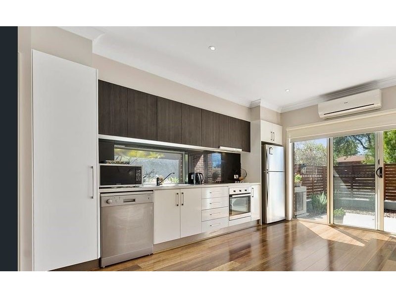 2/11 Clyde Street, Lilydale VIC 3140