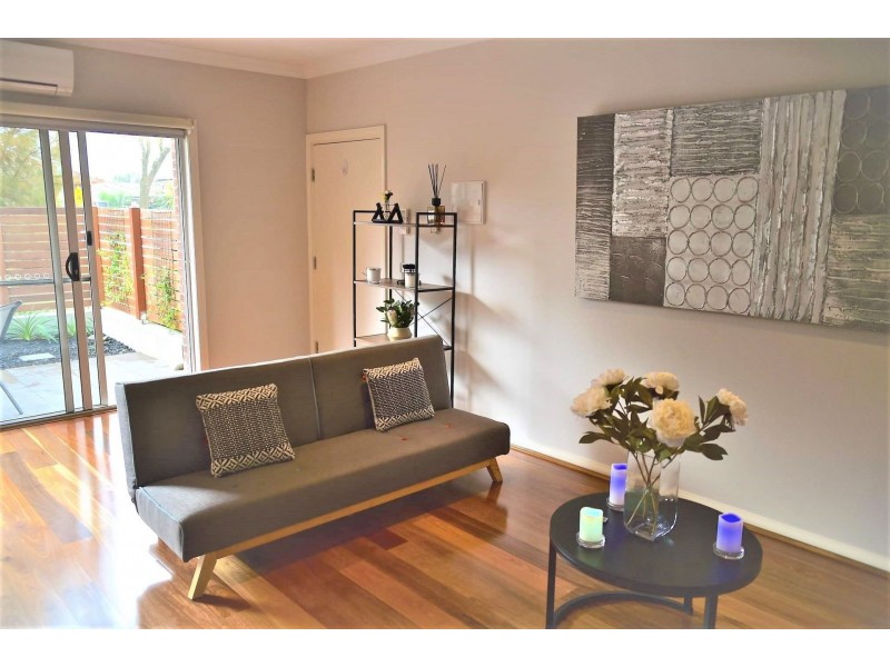 2/11 Clyde Street, Lilydale VIC 3140