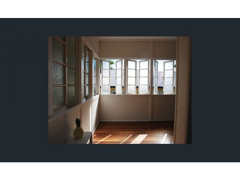 18 Mona Street, Coorparoo QLD 4151