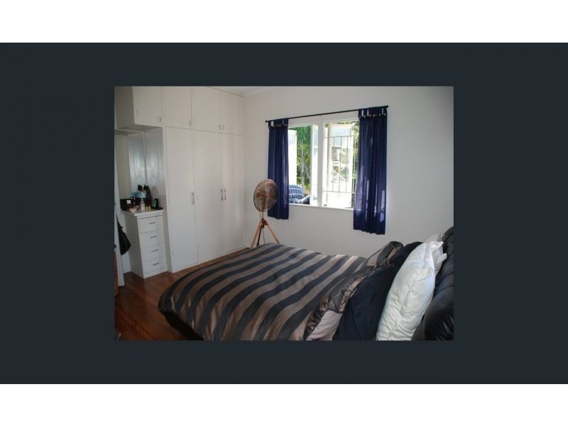 18 Mona Street, Coorparoo QLD 4151