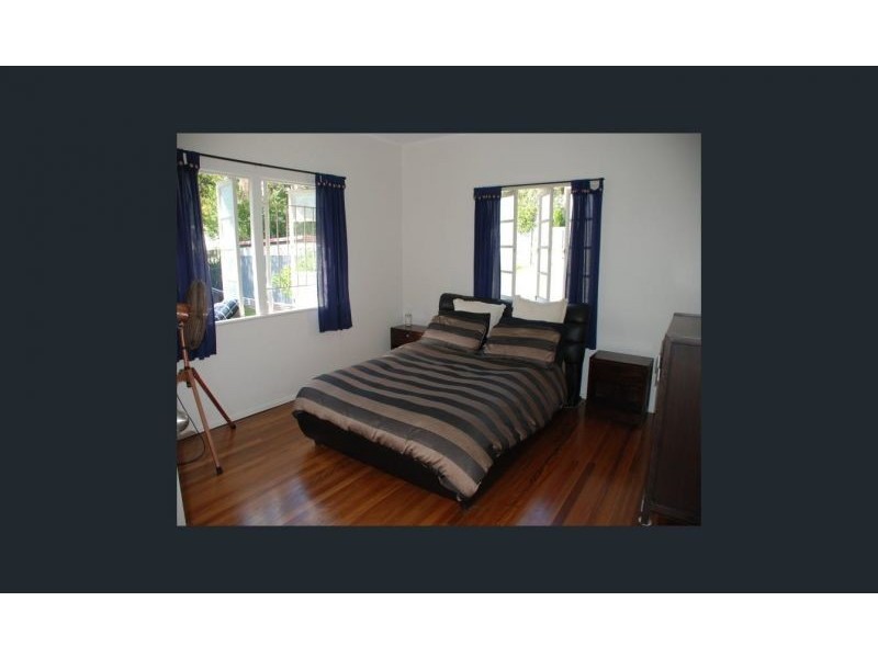 18 Mona Street, Coorparoo QLD 4151