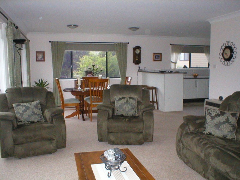 3 Meadows Lane, Robertson NSW 2577