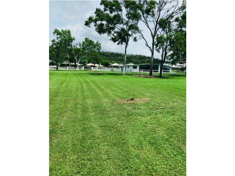 677 Bayswater Road, Mount Louisa QLD 4814