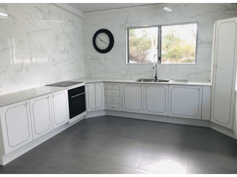 677 Bayswater Road, Mount Louisa QLD 4814