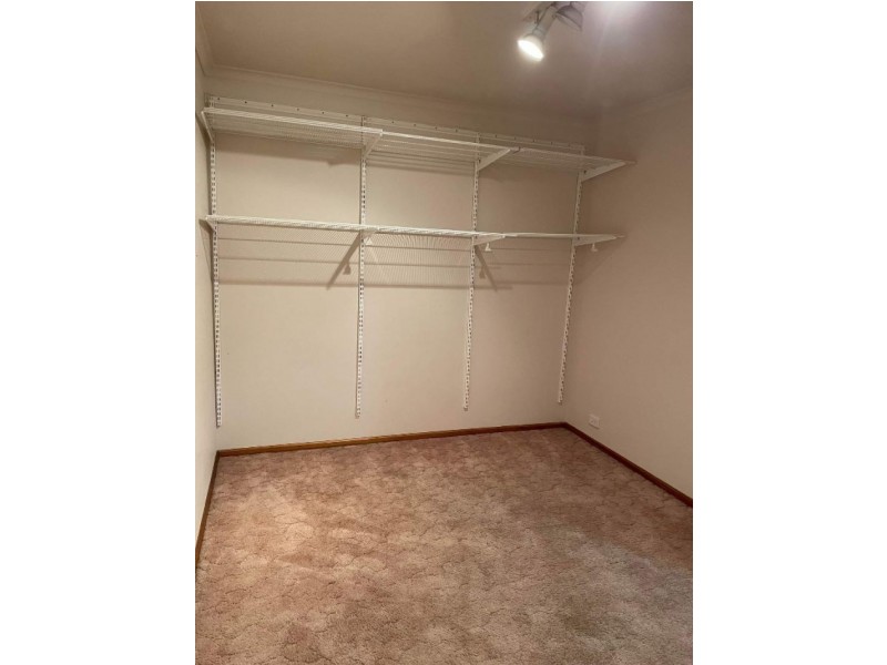 11/Ave De Pledge, Wynn Vale SA 5127