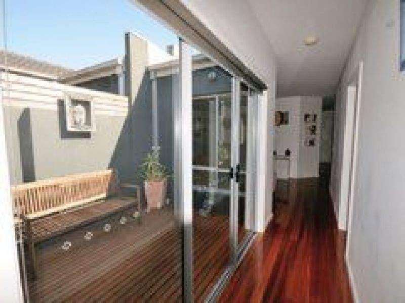 1/16 XAVIER COURT, Werribee VIC 3030