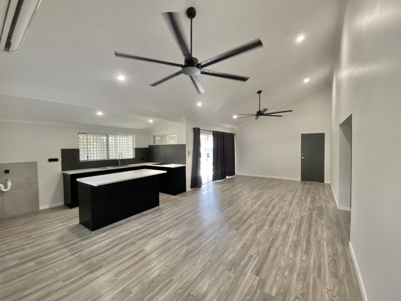 1/12-14 Ireland Crescent, Whitfield QLD 4870