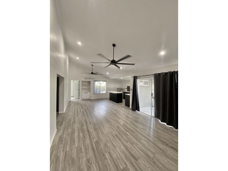 1/12-14 Ireland Crescent, Whitfield QLD 4870