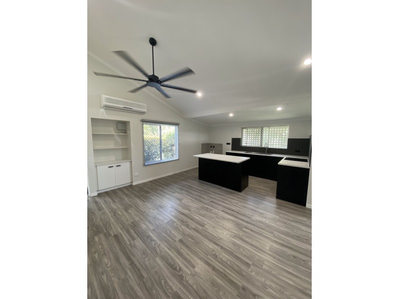 1/12-14 Ireland Crescent, Whitfield QLD 4870