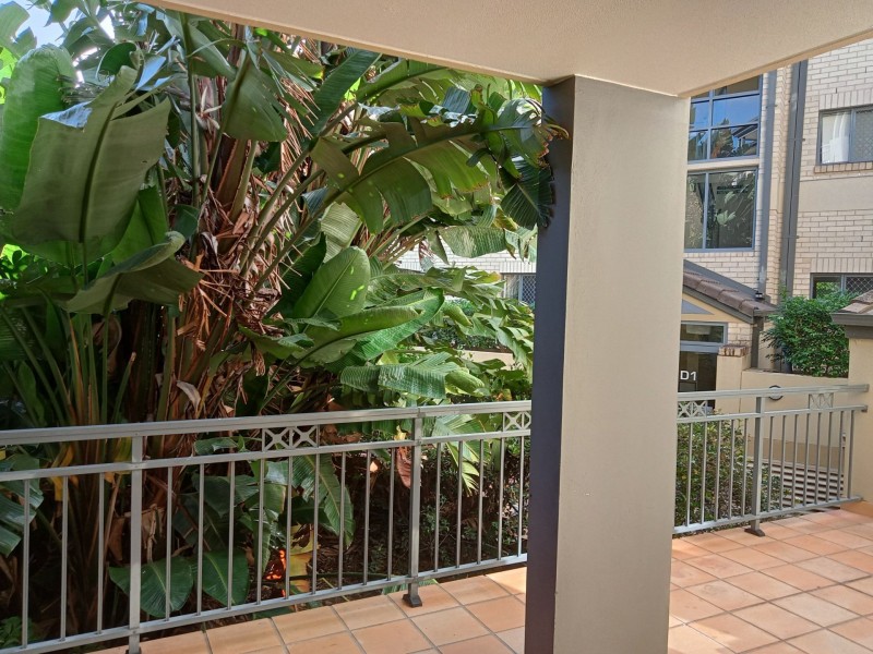 65/300 Sir Fred Schonell Drive, St Lucia QLD 4067