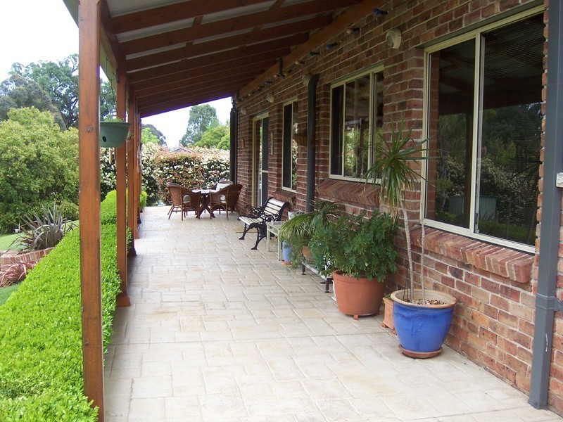 27 Sickles Drive, Grasmere NSW 2570