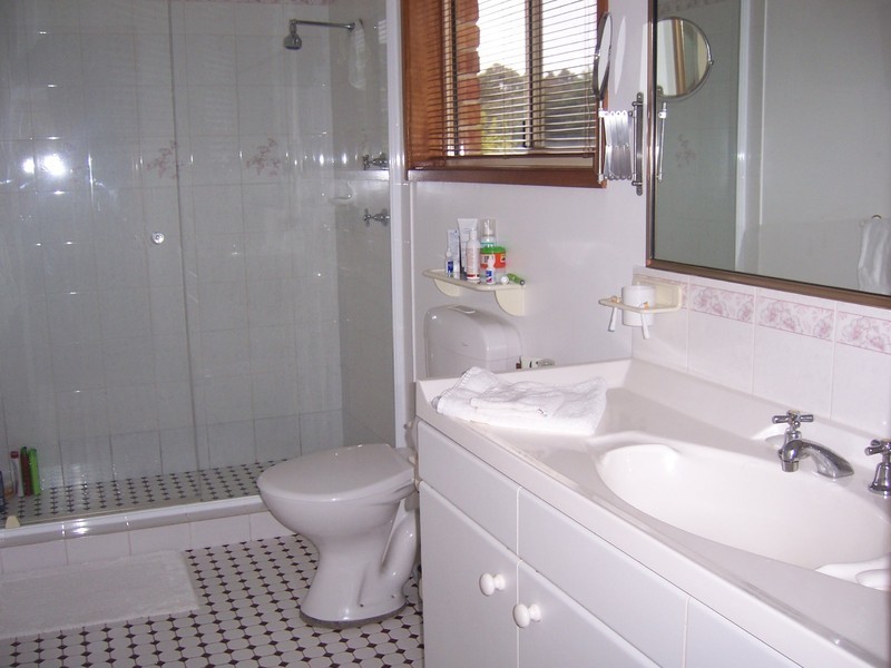 27 Sickles Drive, Grasmere NSW 2570