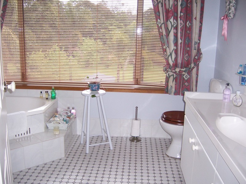 27 Sickles Drive, Grasmere NSW 2570