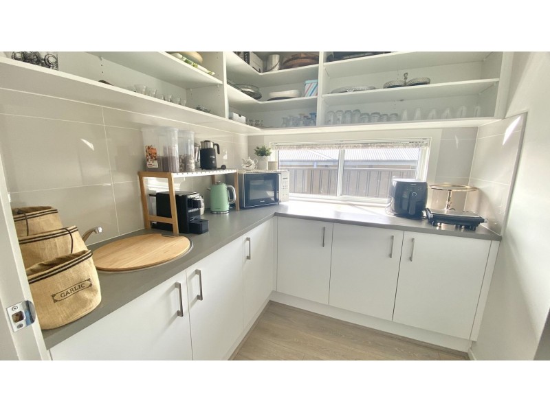 17 Holroyd Street, Albion Park NSW 2527