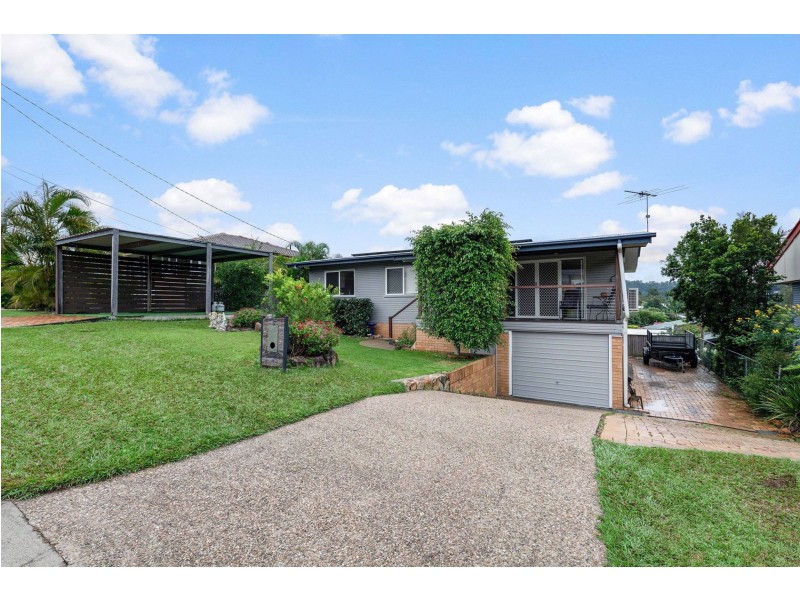 8 Lurneah Crescent, Ferny Hills QLD 4055