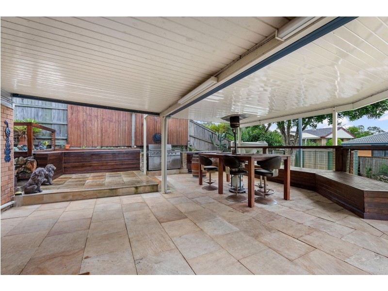 8 Lurneah Crescent, Ferny Hills QLD 4055
