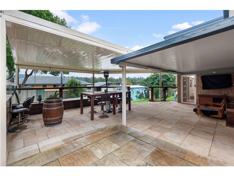 8 Lurneah Crescent, Ferny Hills QLD 4055