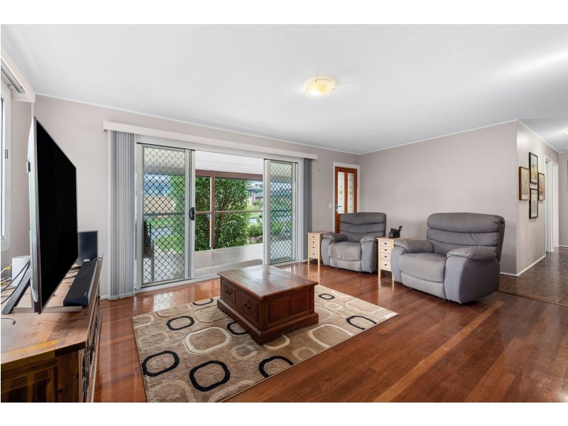 8 Lurneah Crescent, Ferny Hills QLD 4055