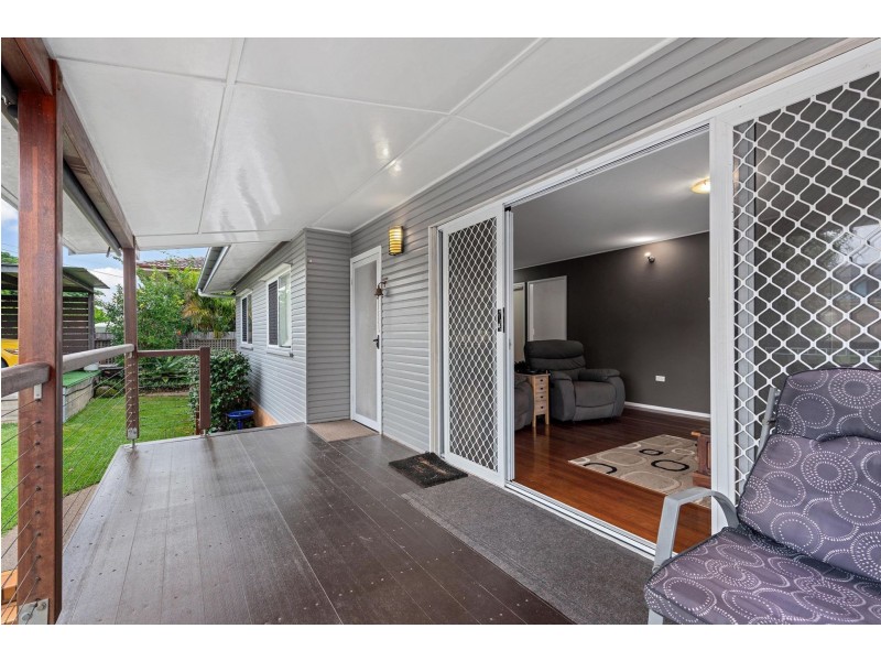 8 Lurneah Crescent, Ferny Hills QLD 4055