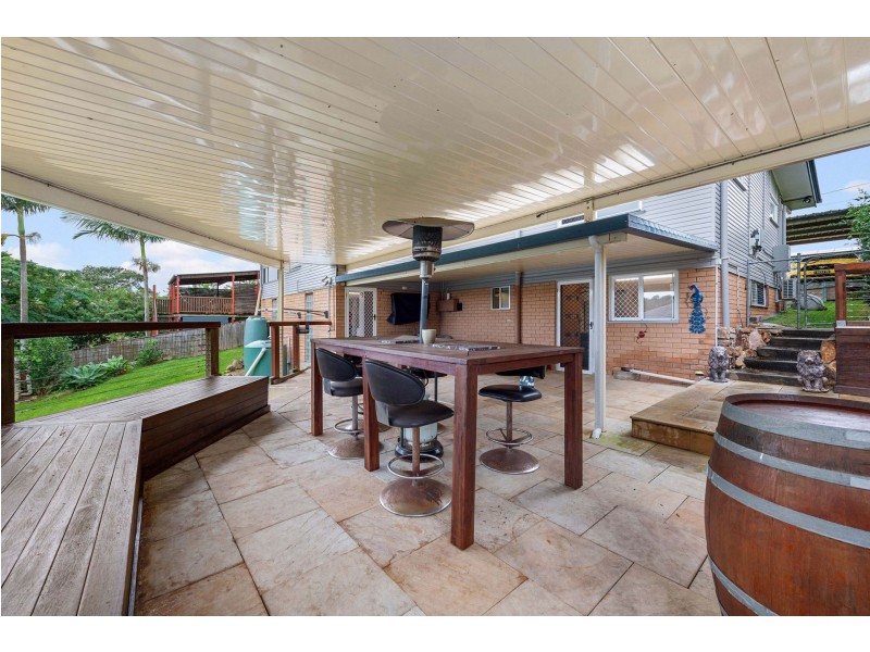 8 Lurneah Crescent, Ferny Hills QLD 4055