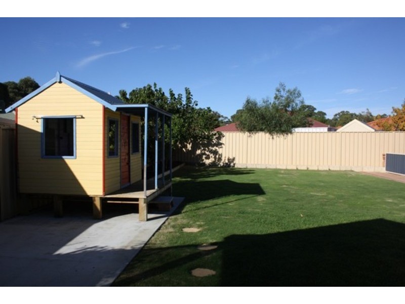 3 Bolton Avenue, Secret Harbour WA 6173