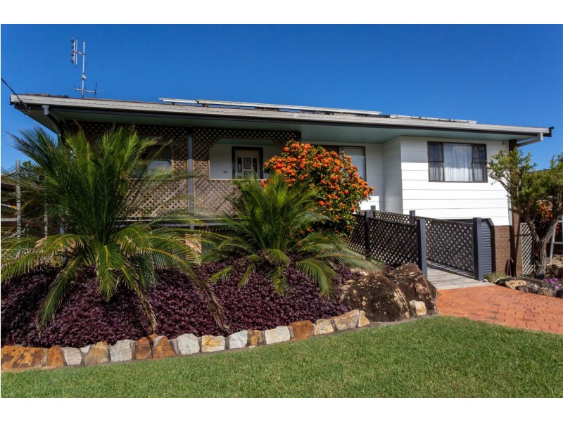 3 Oleander Drive, Scotts Head NSW 2447