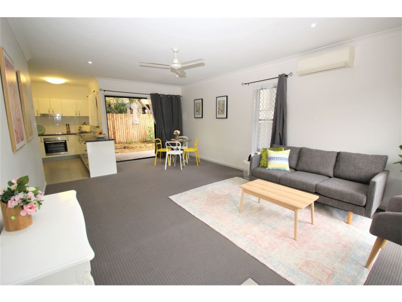 2/21 North, Woodridge QLD 4114