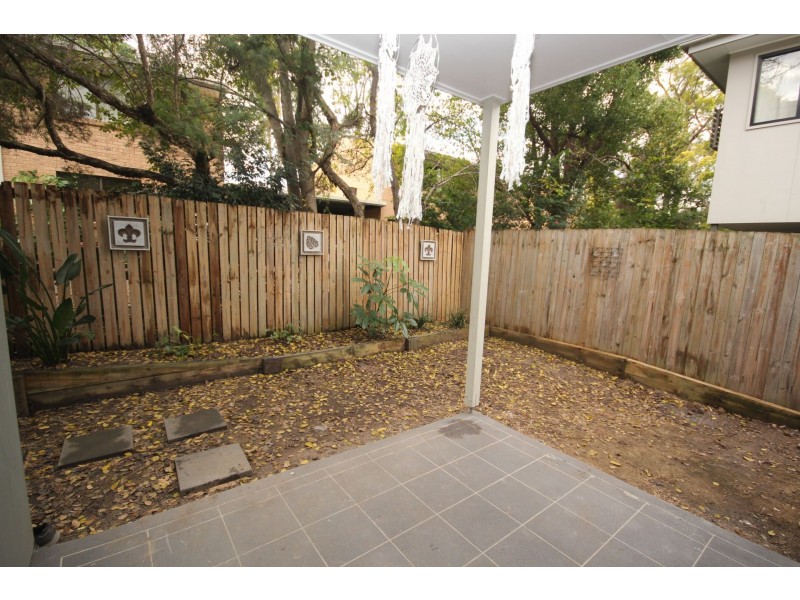 2/21 North, Woodridge QLD 4114