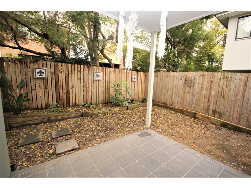 2/21 North, Woodridge QLD 4114