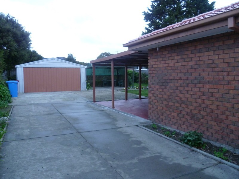 31 Marylyn Place, Cranbourne North VIC 3977