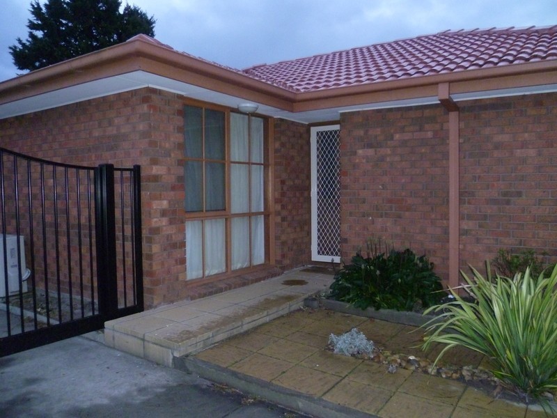 31 Marylyn Place, Cranbourne North VIC 3977