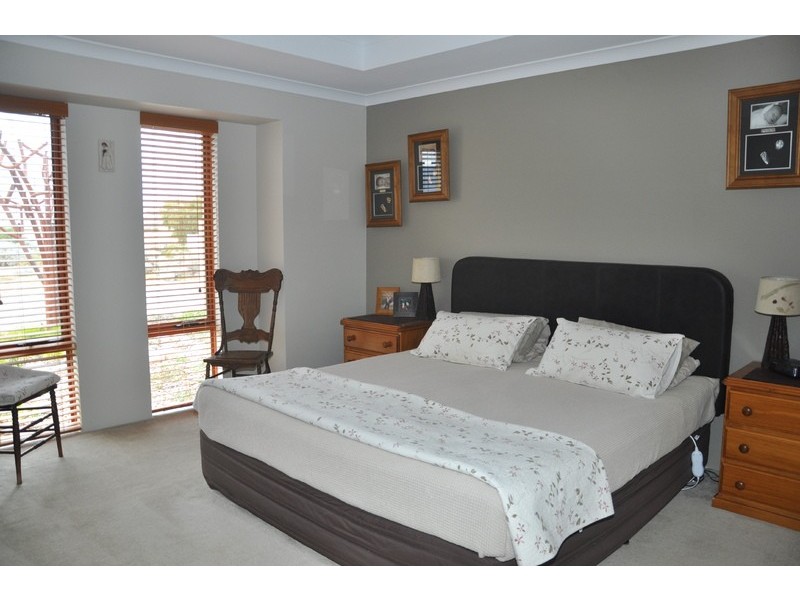 4 Katanning Avenue, Dawesville WA 6211
