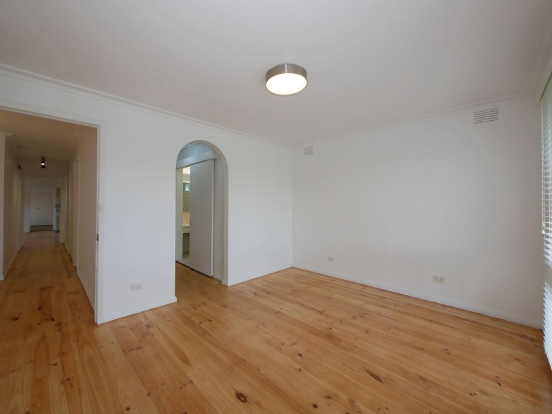 81 Plumpton Avenue, Glenroy VIC 3046