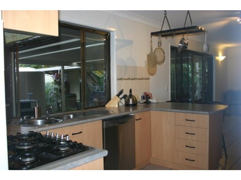 14 Peverell Street, Hillcrest QLD 4118