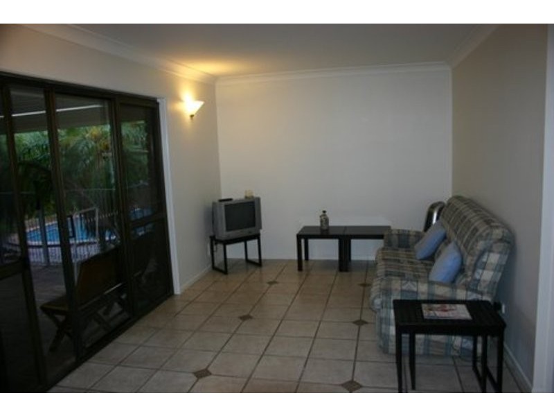 14 Peverell Street, Hillcrest QLD 4118