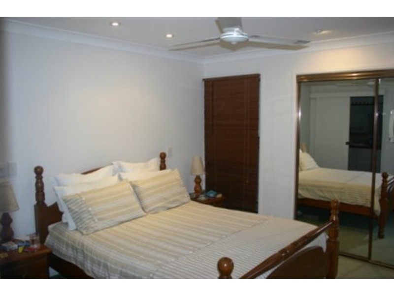 14 Peverell Street, Hillcrest QLD 4118