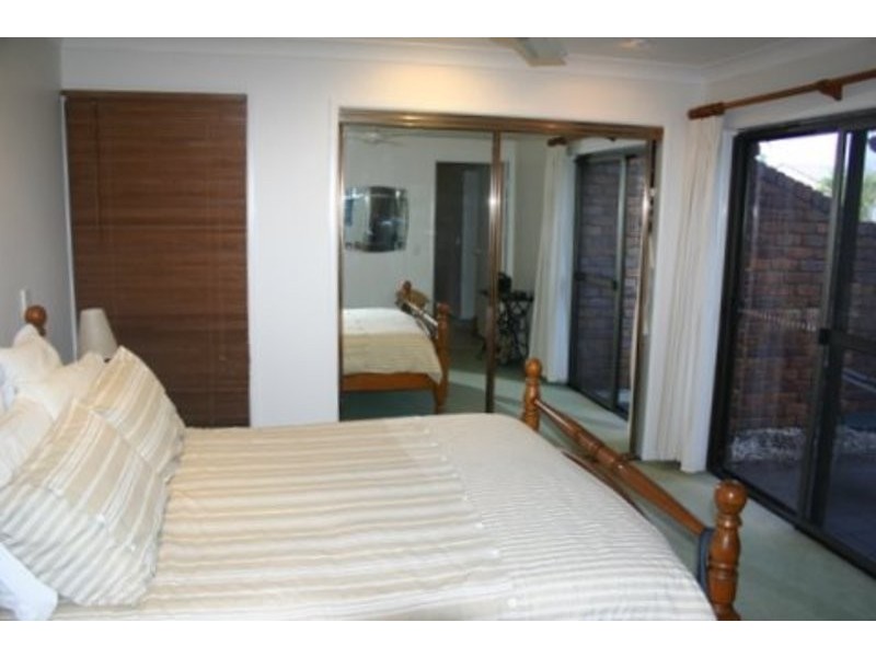 14 Peverell Street, Hillcrest QLD 4118