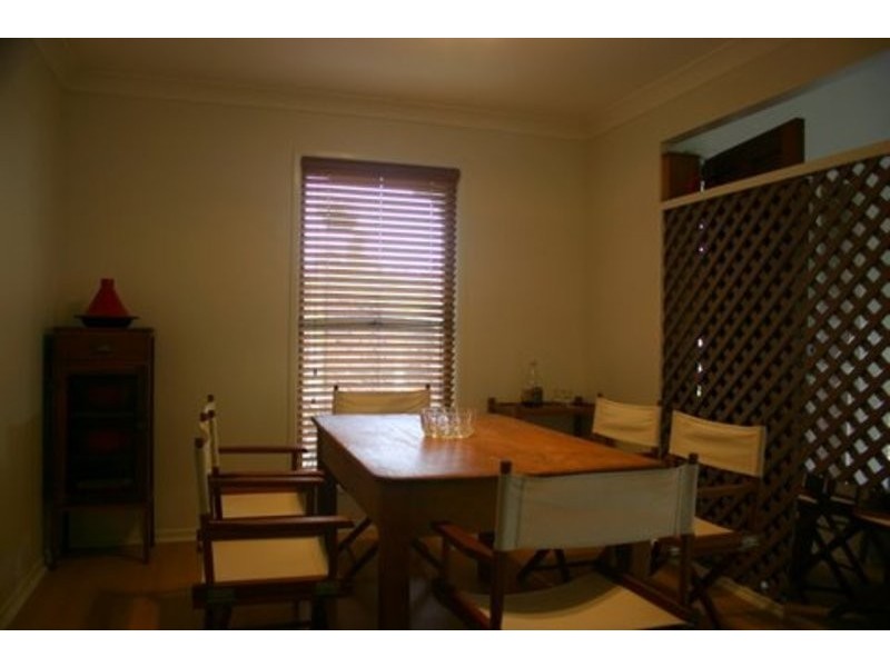 14 Peverell Street, Hillcrest QLD 4118