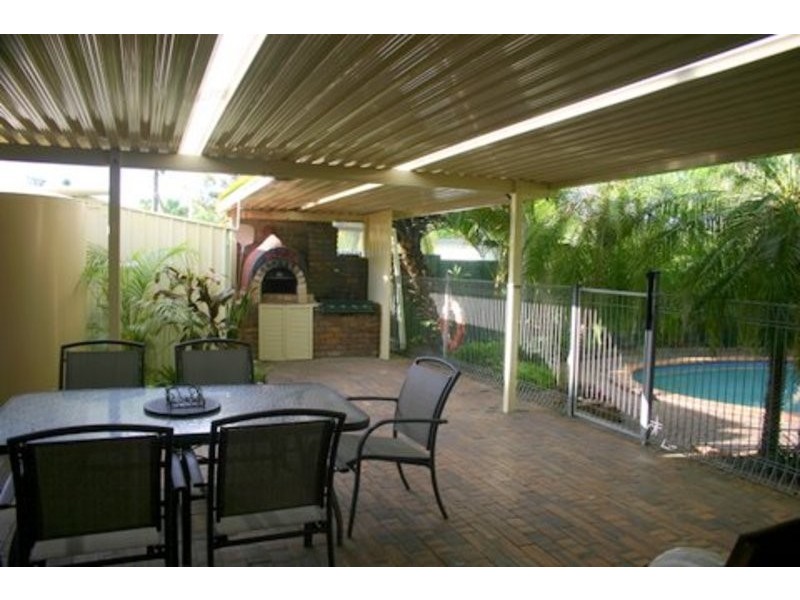 14 Peverell Street, Hillcrest QLD 4118