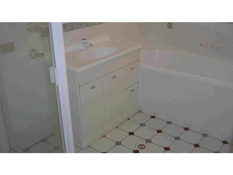 12 BREYNIA COURT, Elanora QLD 4221