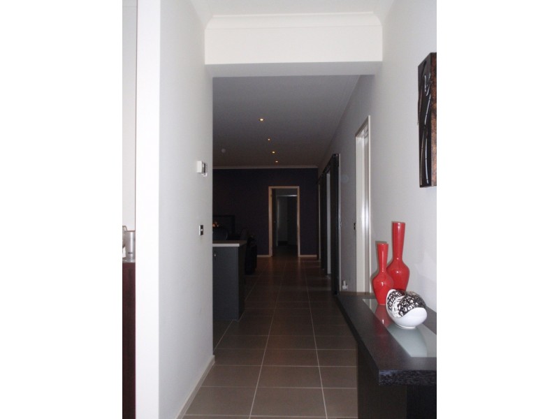 9 Elsternwick Street, Caroline Springs VIC 3023