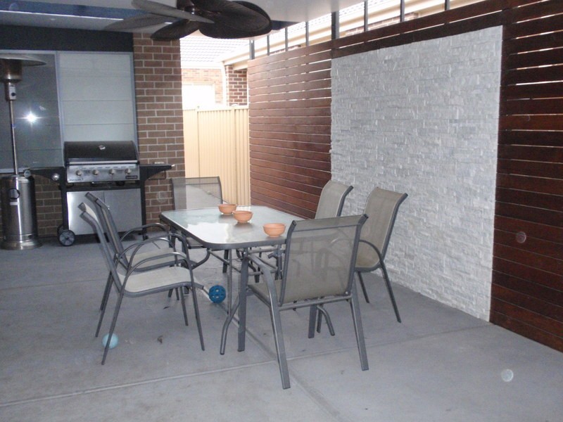 9 Elsternwick Street, Caroline Springs VIC 3023